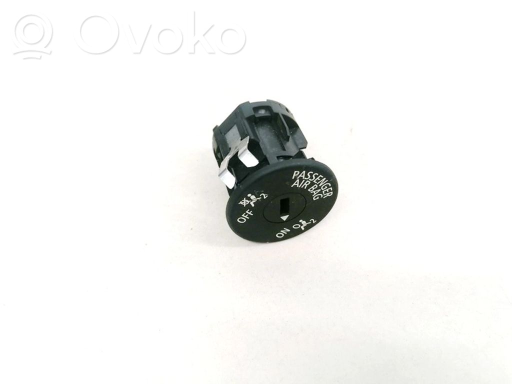 BMW 1 F20 F21 Passenger airbag on/off switch 