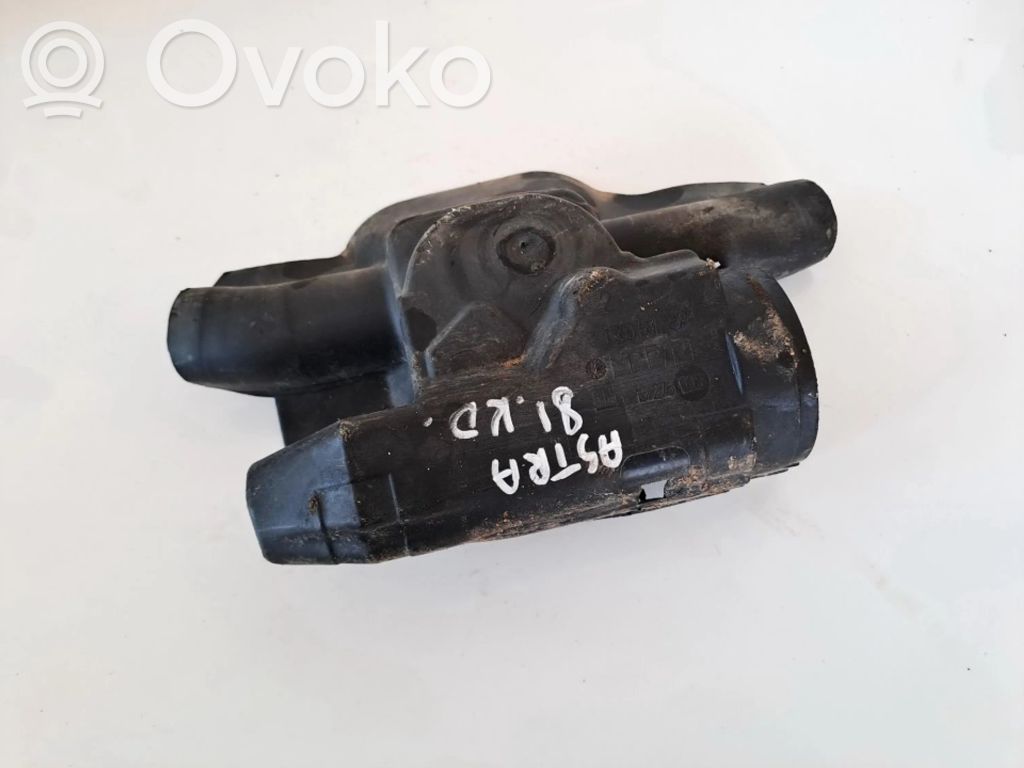 Opel Astra H Inne części karoserii 