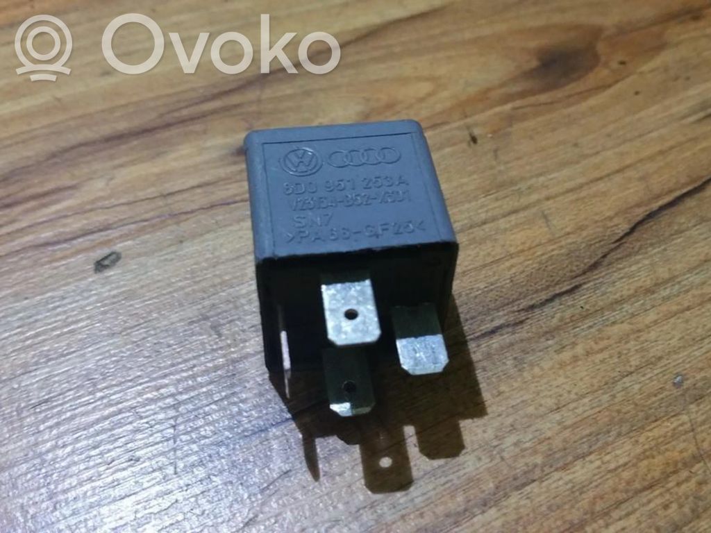Sonstige Relais   8D0951253A,V23134B52X301,8D0951253A,V23134B52X301