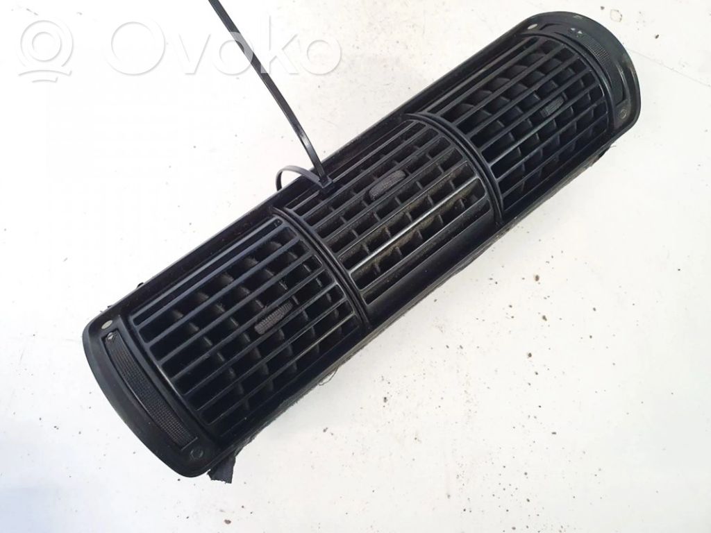 Grille d'aération centrale   8D0820951,8D0820951