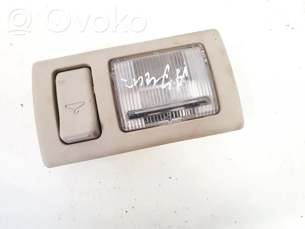 Seat Cordoba (6L) Takaistuimen valo 