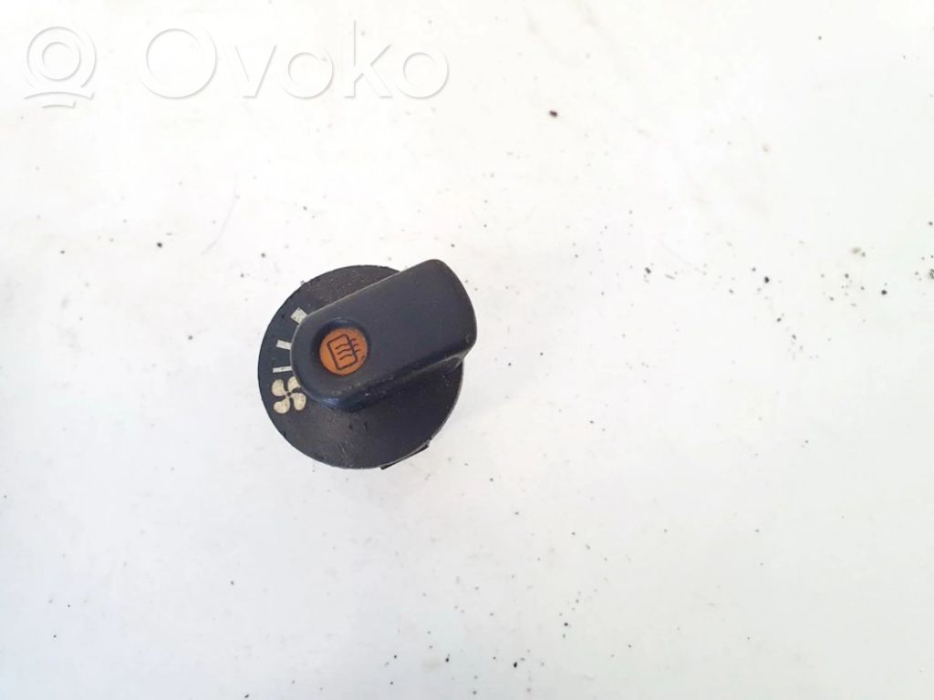 Opel Signum Windscreen/window heater switch 