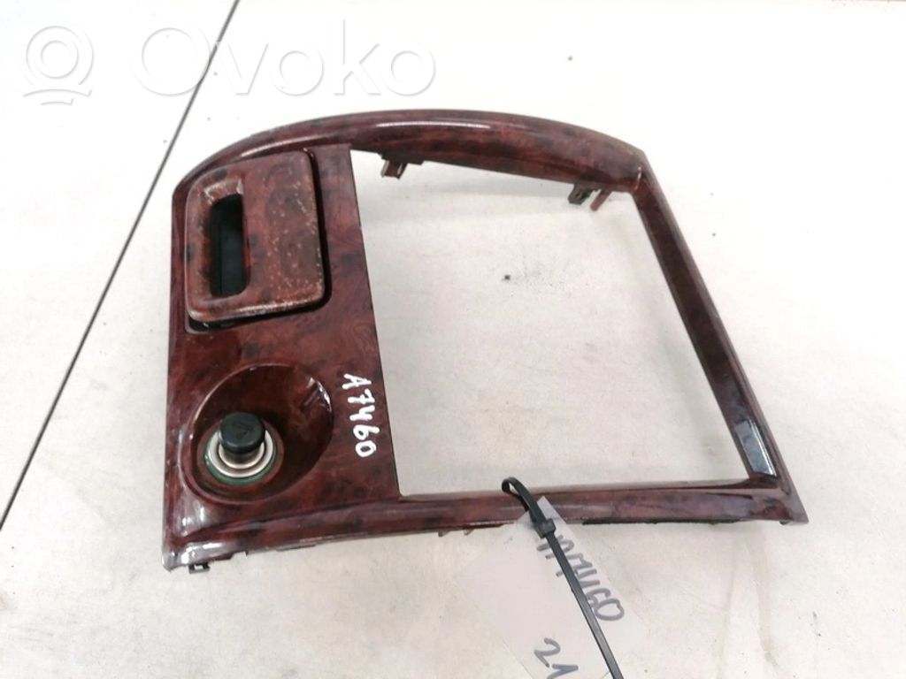 Mazda 626 Auton tuhkakuppi 