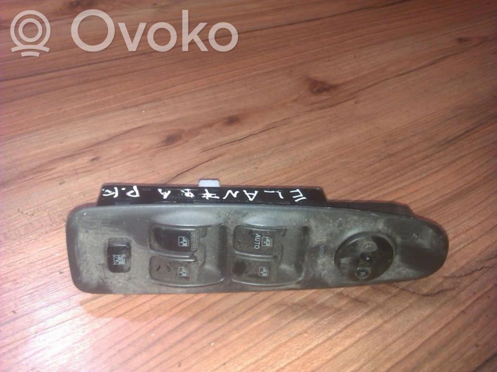 Hyundai Elantra Electric window control switch 
