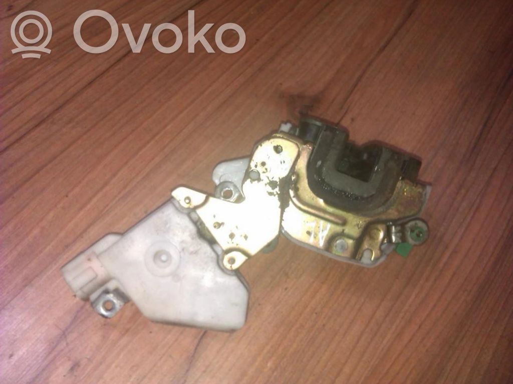 Nissan Almera Etuoven lukko 
