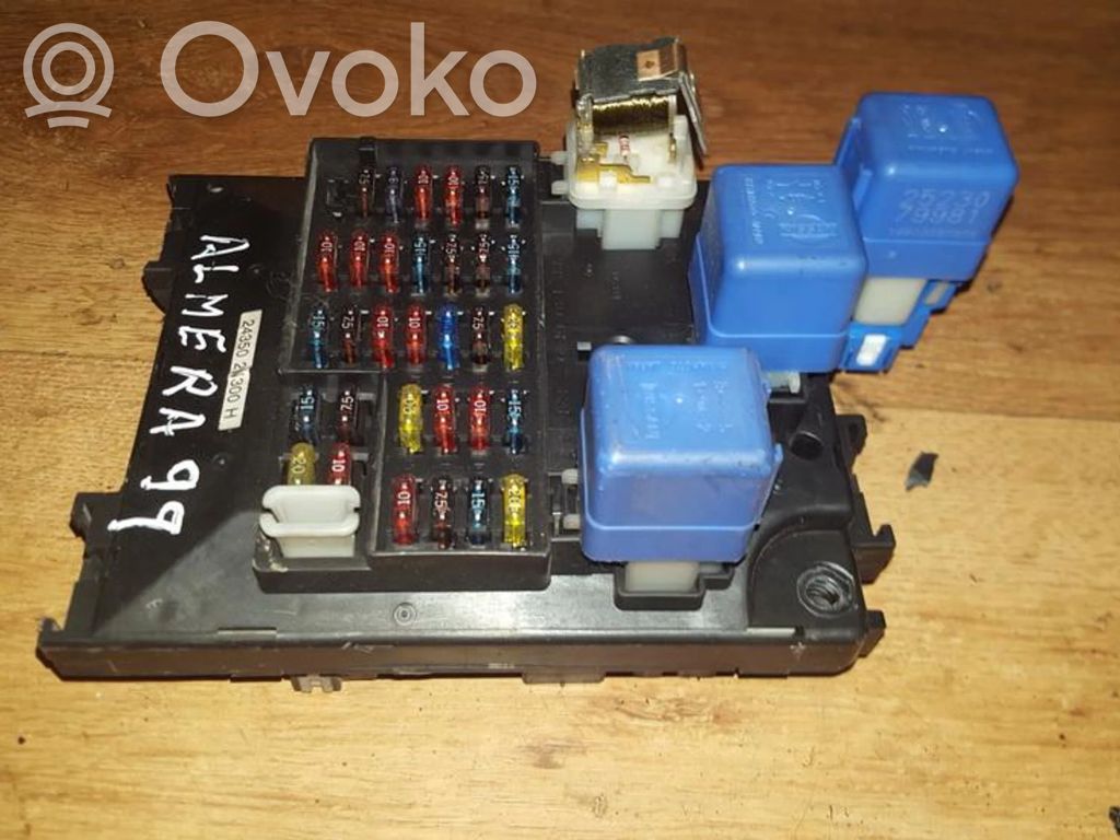 Nissan Almera Skrzynka bezpieczników / Komplet 