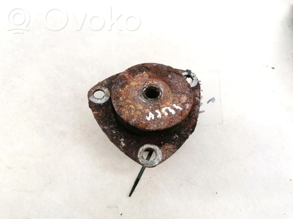 Engine mount bracket