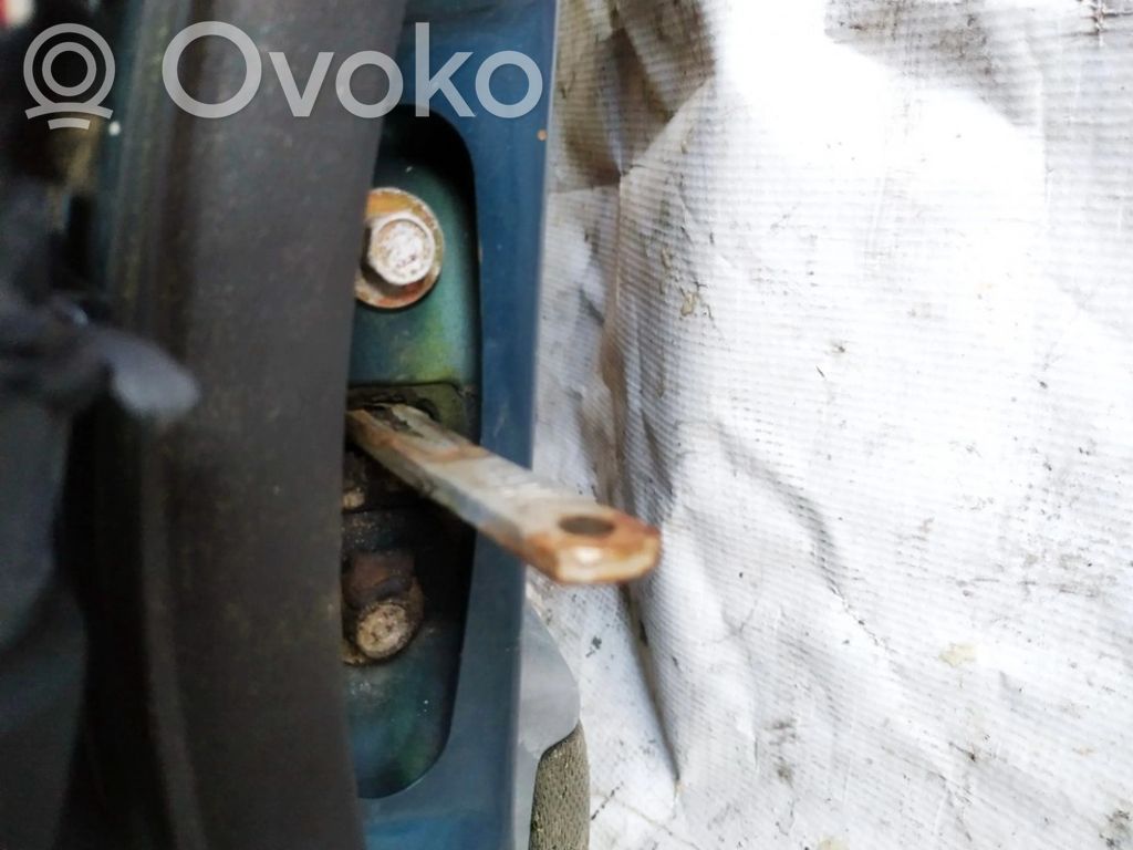 Etuoven pidätin