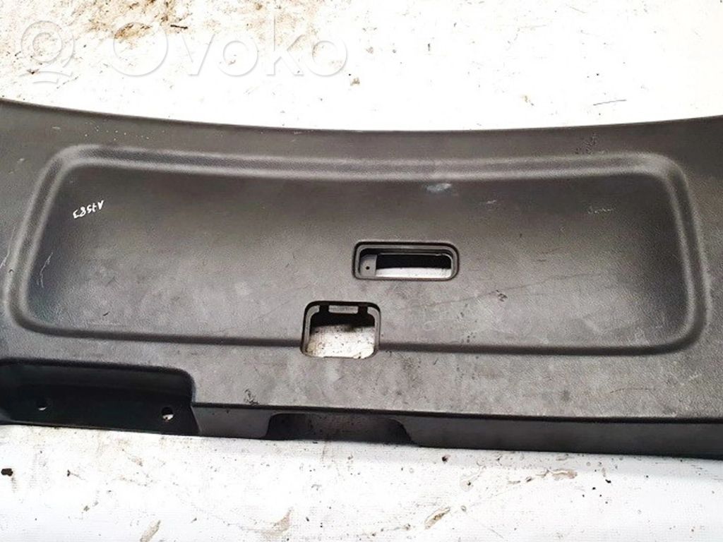 Toyota Avensis Verso Muu vararenkaan verhoilun elementti 
