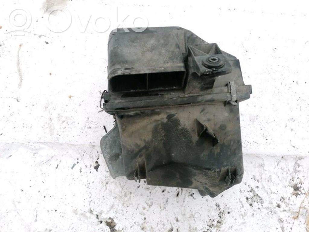 Volkswagen PASSAT B5 Cutie filtru aer 