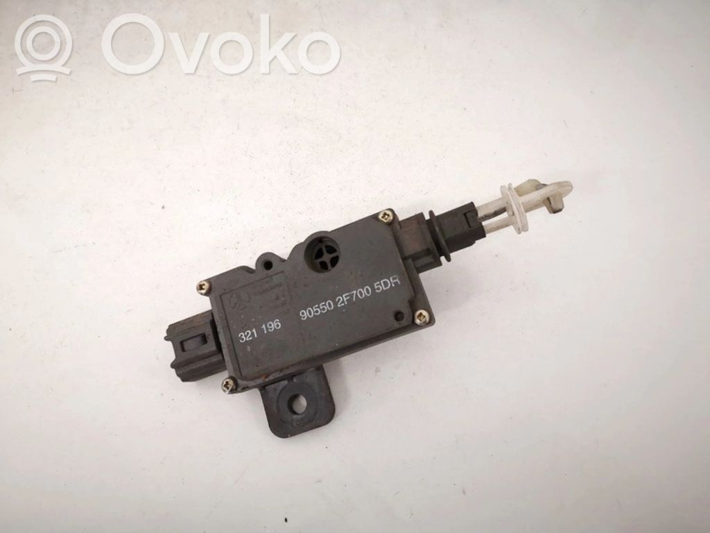 Nissan Primera Motor de bloqueo de puertas 