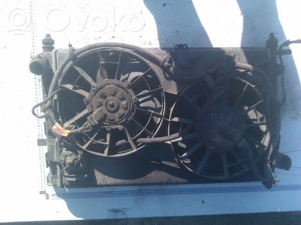 Ford Mondeo MK I Lüfterzarge 