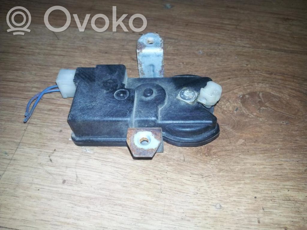 Mitsubishi Lancer Silniczek / Siłownik zamka centralnego 