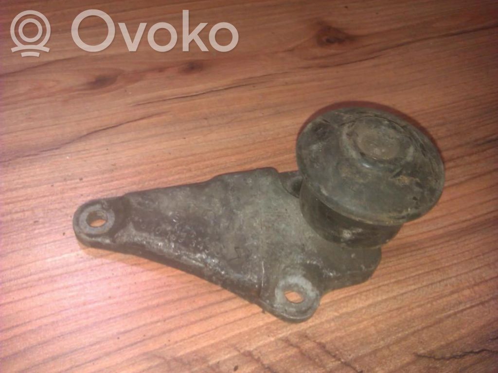 Wspornik / Mocowanie silnika   811199339B,811199339B