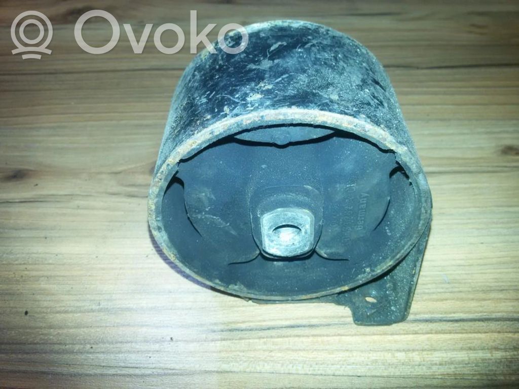 Volkswagen Golf II Supporto di montaggio del motore