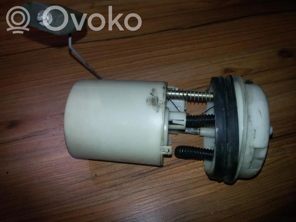 Volvo S40, V40 Sensor de nivel de combustible