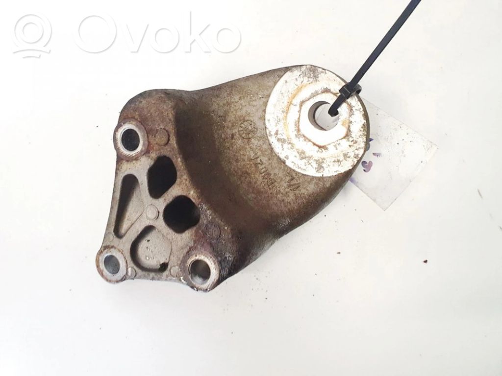 Jaguar X-Type Engine mounting bracket 