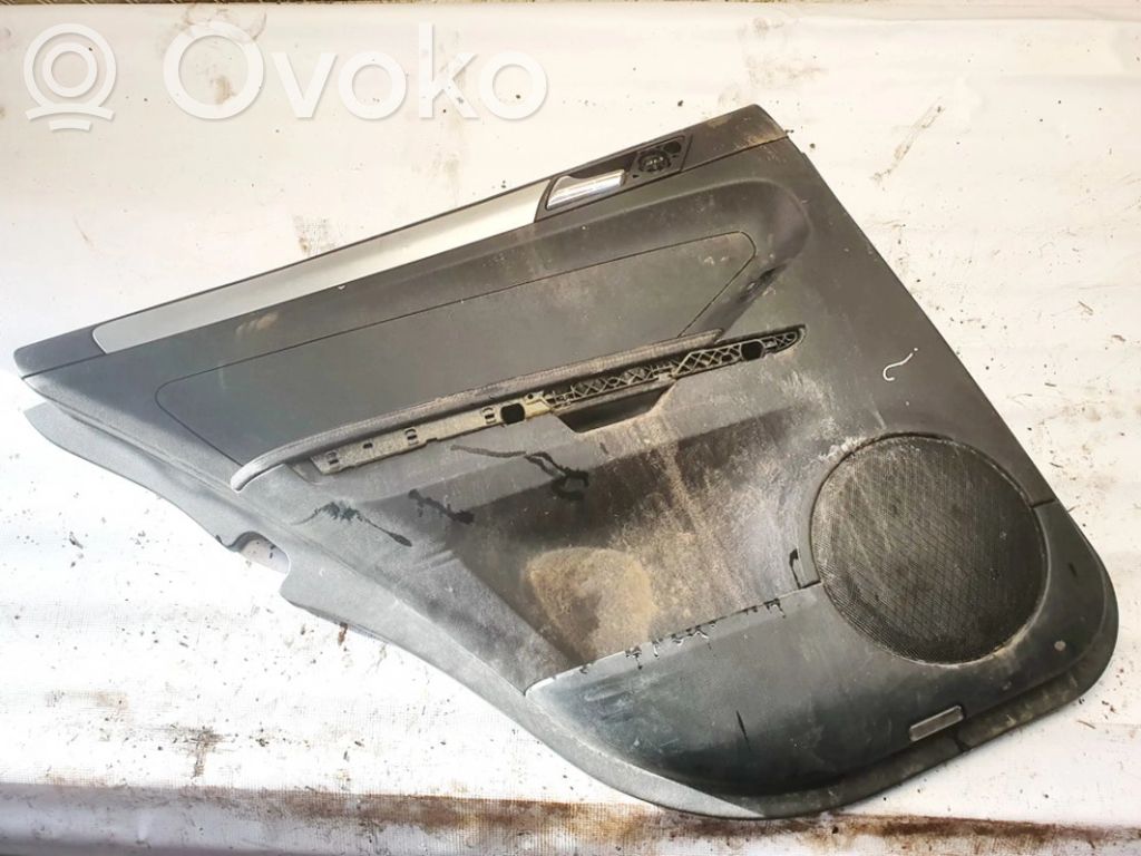 Mercedes-Benz R W251 Boczki / Poszycie drzwi tylnych 