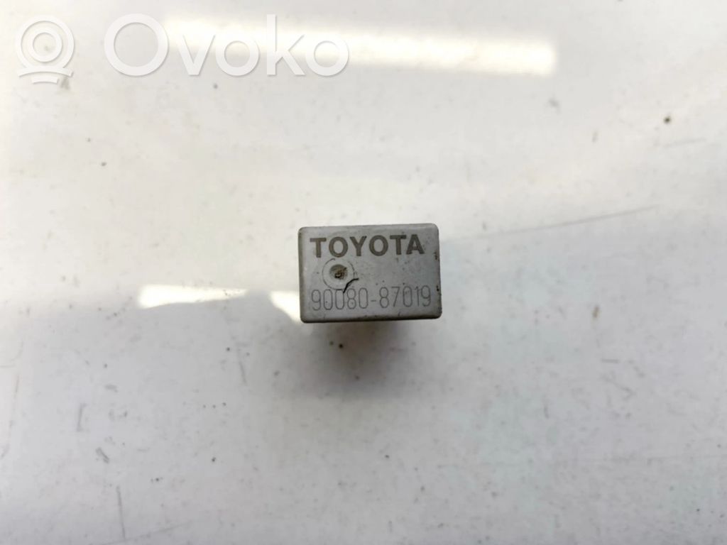Toyota Avensis T250 Inne przekaźniki