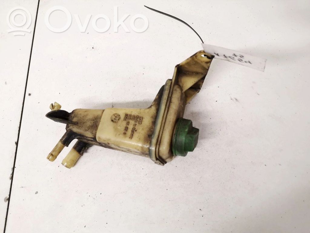 Ohjaustehostimen nestesäiliö   8D0422373C,8D0422373C