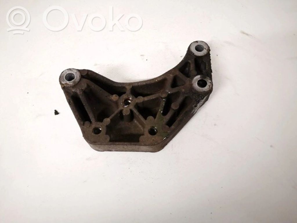 Opel Corsa D Engine mounting bracket 