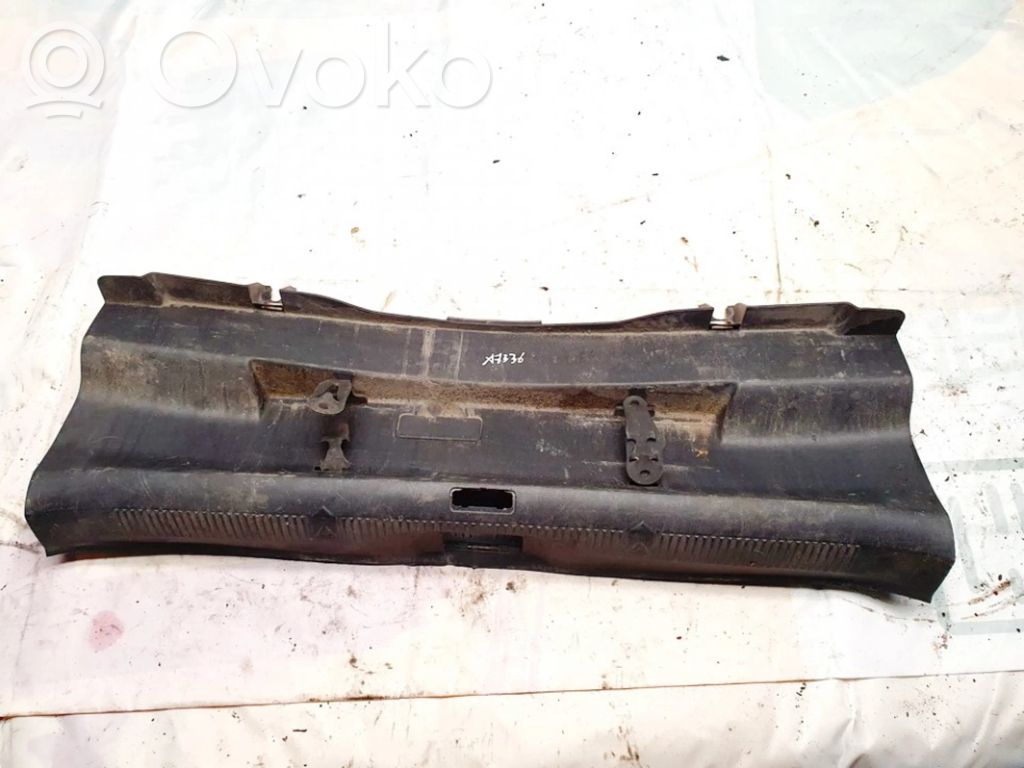 Skoda Octavia Mk2 (1Z) Inne elementy wykończenia bagażnika 