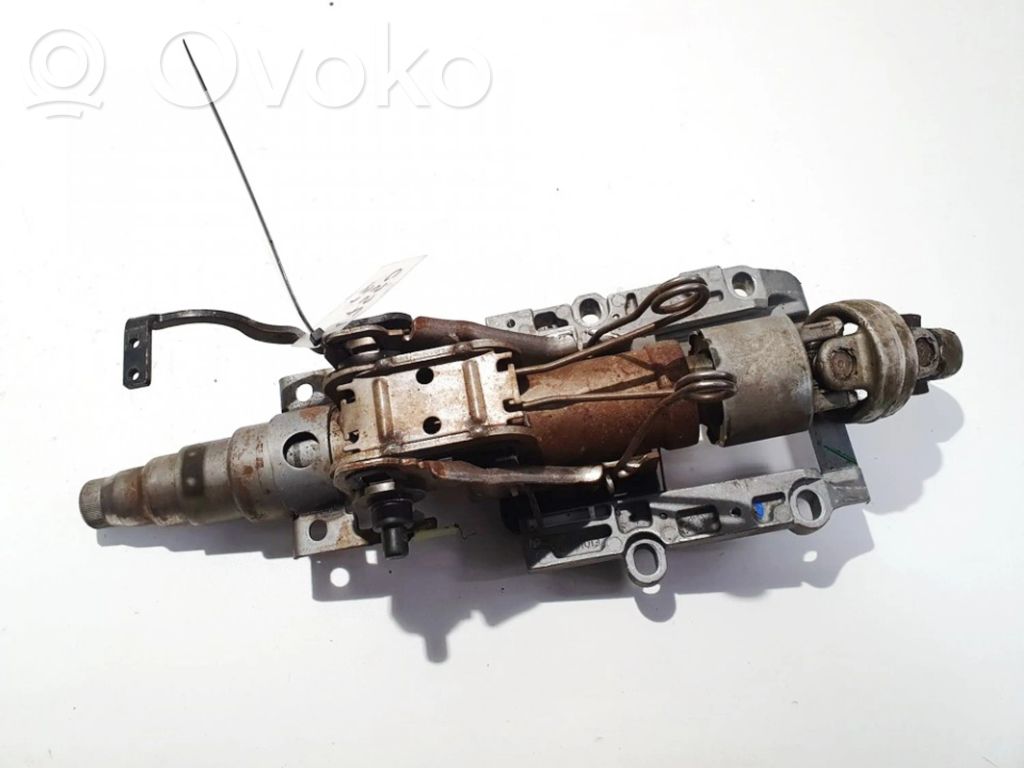 Ohjauspyörän akseli   E101684,E101684