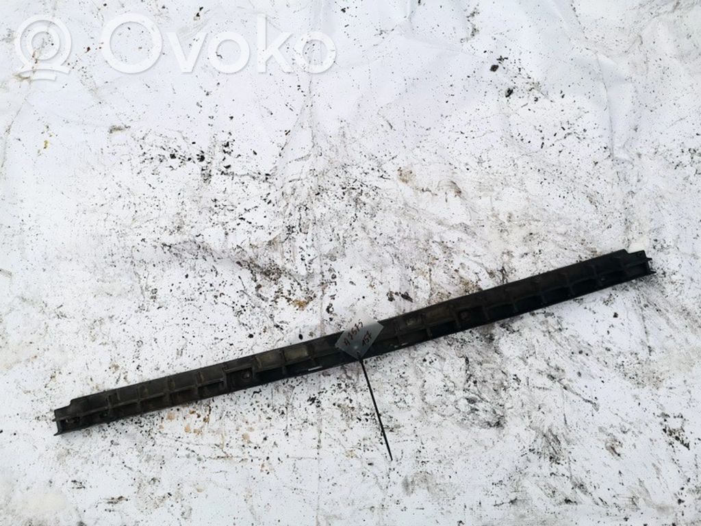 Volkswagen PASSAT B5.5 Staffa di rinforzo montaggio del paraurti posteriore 