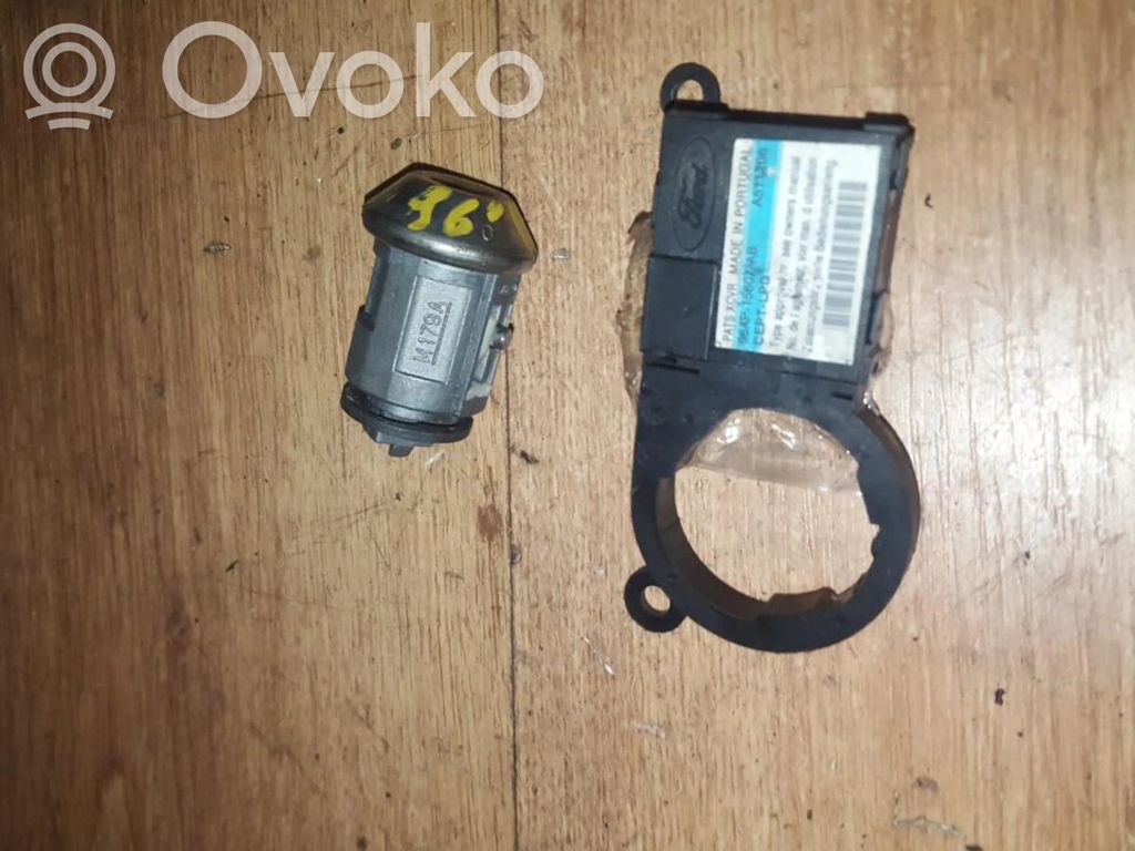 Ford Fiesta Käynnistyksenestolaitteen lukulaite (pysty) 