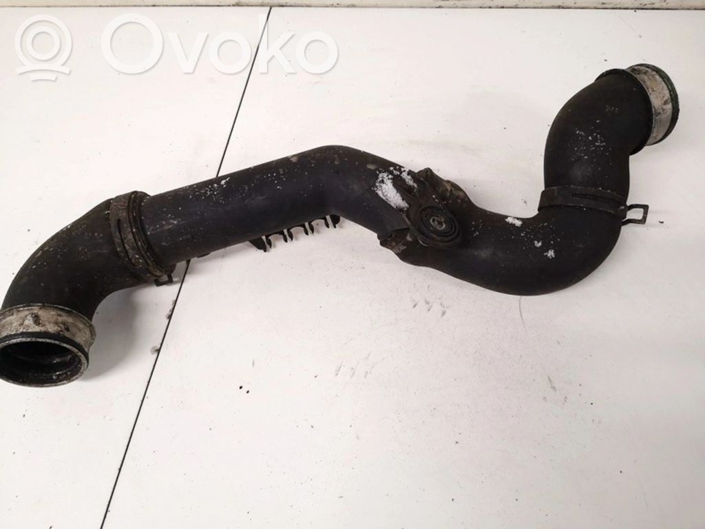 Volkswagen Caddy Furtun/conductă intercooler 