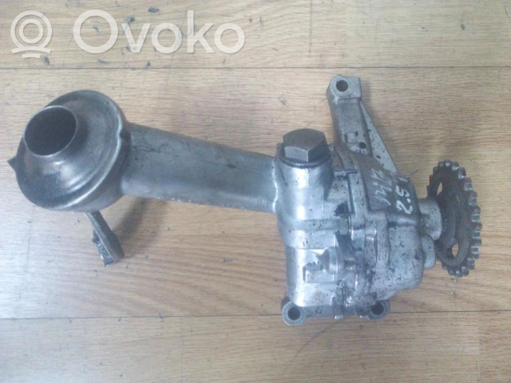 Mercedes-Benz Sprinter W901 W902 W903 W904 Bomba de aceite 