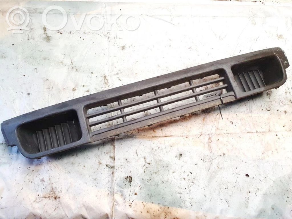 Volkswagen Transporter - Caravelle T5 Mascherina inferiore del paraurti anteriore 