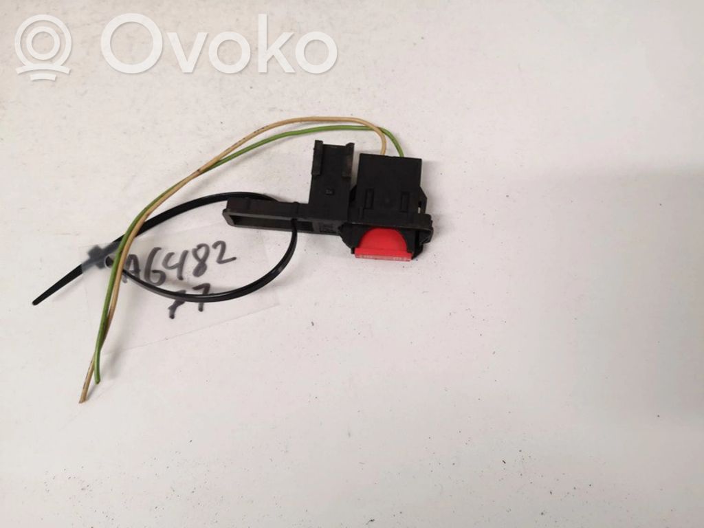 Fusible   D0704,D0704
