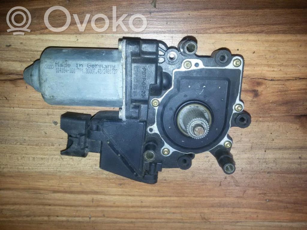 Audi A4 S4 B5 8D Silnik regulatora szyby drzwi przednich 