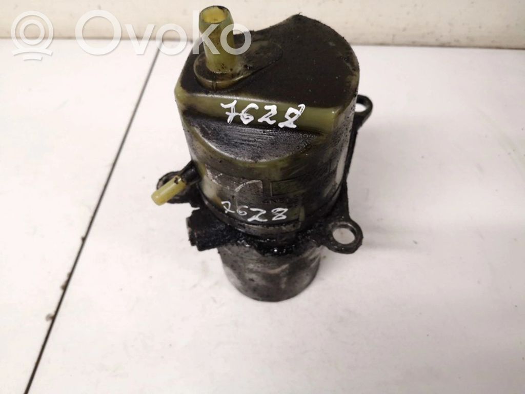 Ohjaustehostimen pumppu   4N513K514DJ,4N513K514DJ
