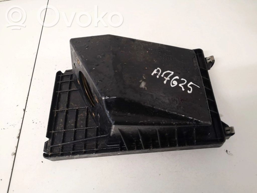 Nissan Almera Tino Obudowa filtra powietrza 