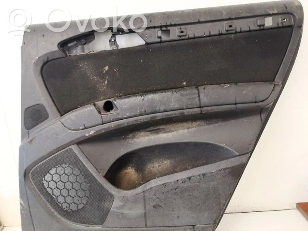 Audi Q7 4L Rivestimento del pannello della portiera posteriore 
