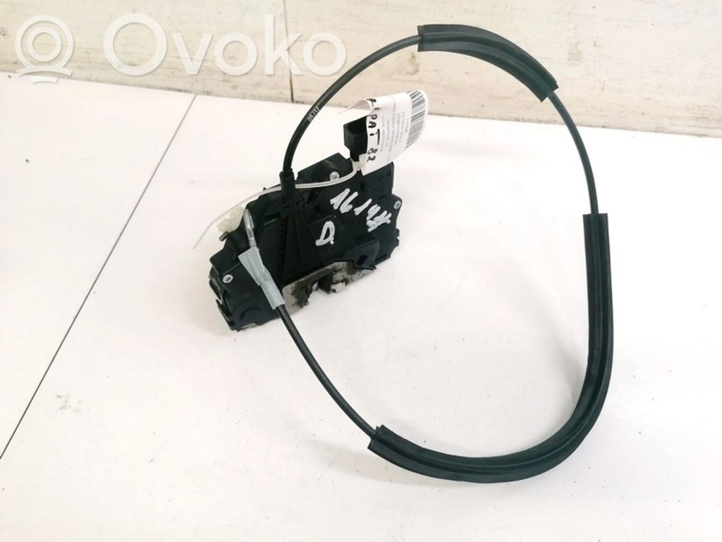 Opel Corsa D Serratura portiera anteriore 