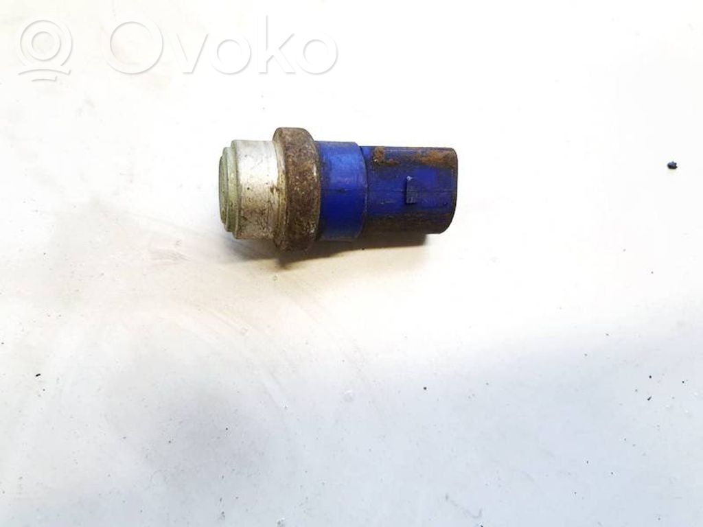 Volkswagen PASSAT B5.5 Sensor de temperatura del refrigerante 
