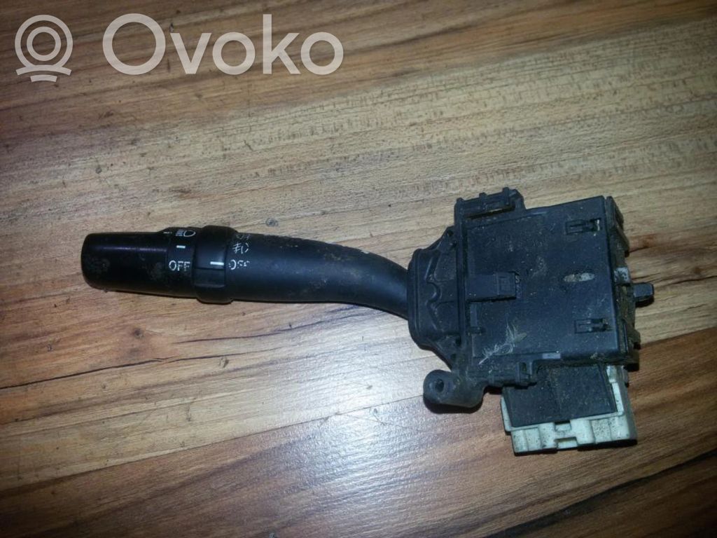 Toyota Avensis T250 Leva indicatori