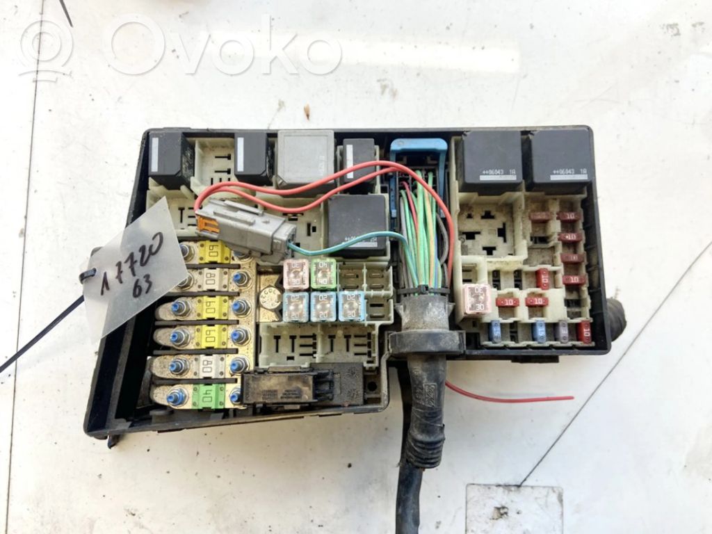 Ford Focus C-MAX Skrzynka bezpieczników / Komplet 