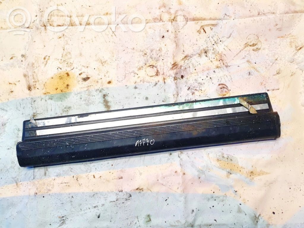 Mercedes-Benz C W202 Copertura del rivestimento del sottoporta anteriore