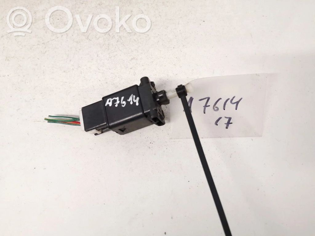 Brake pedal sensor switch   GJ6E,CS12,CS12,GJ6E