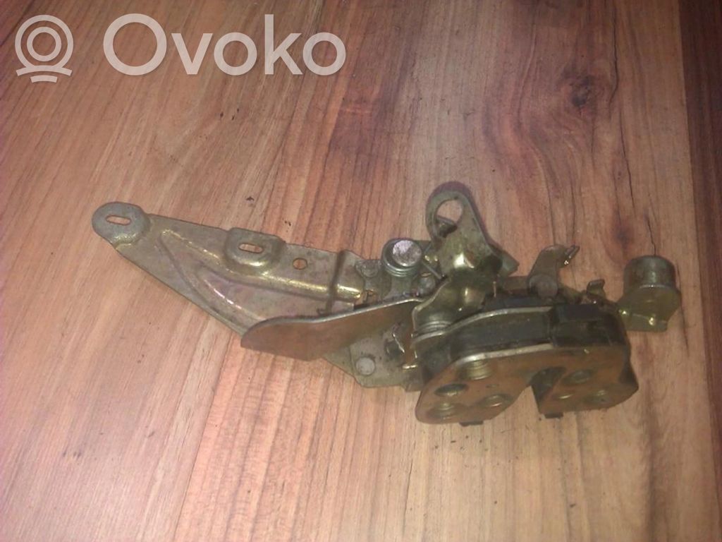 Opel Vectra A Takaoven lukko 