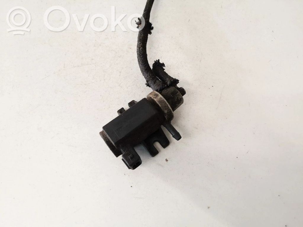 Volkswagen PASSAT B4 Solenoid supapă turbosuflantă 