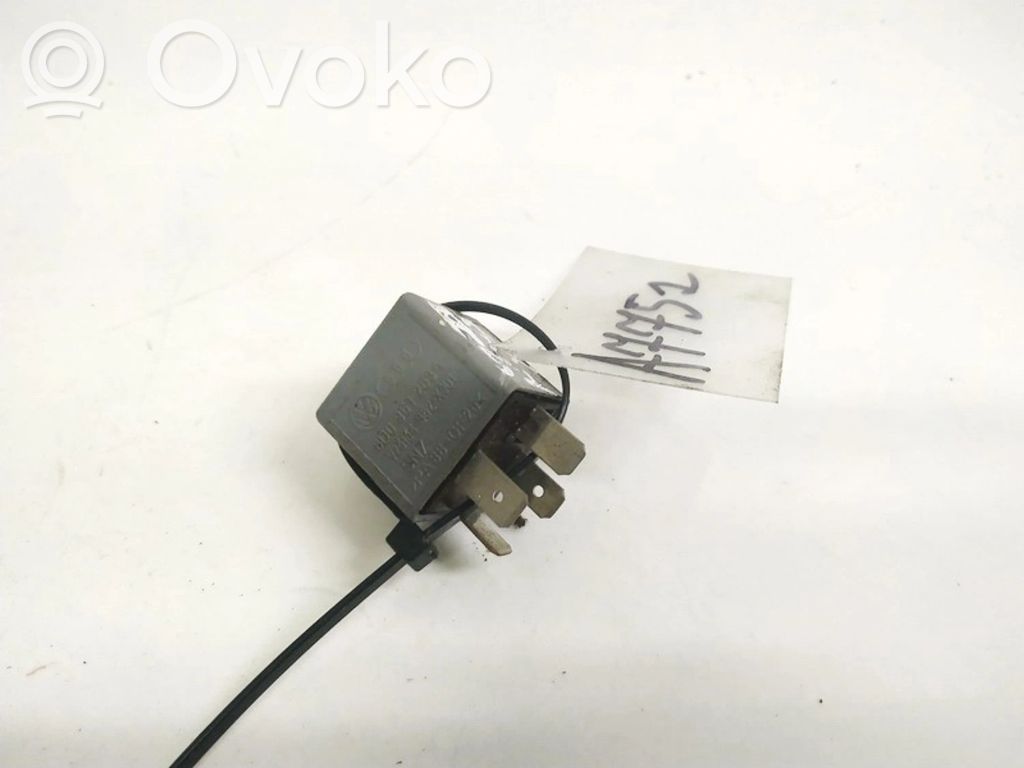 Autres relais   8D0951253A,V23134B52X301,8D0951253A,V23134B52X301