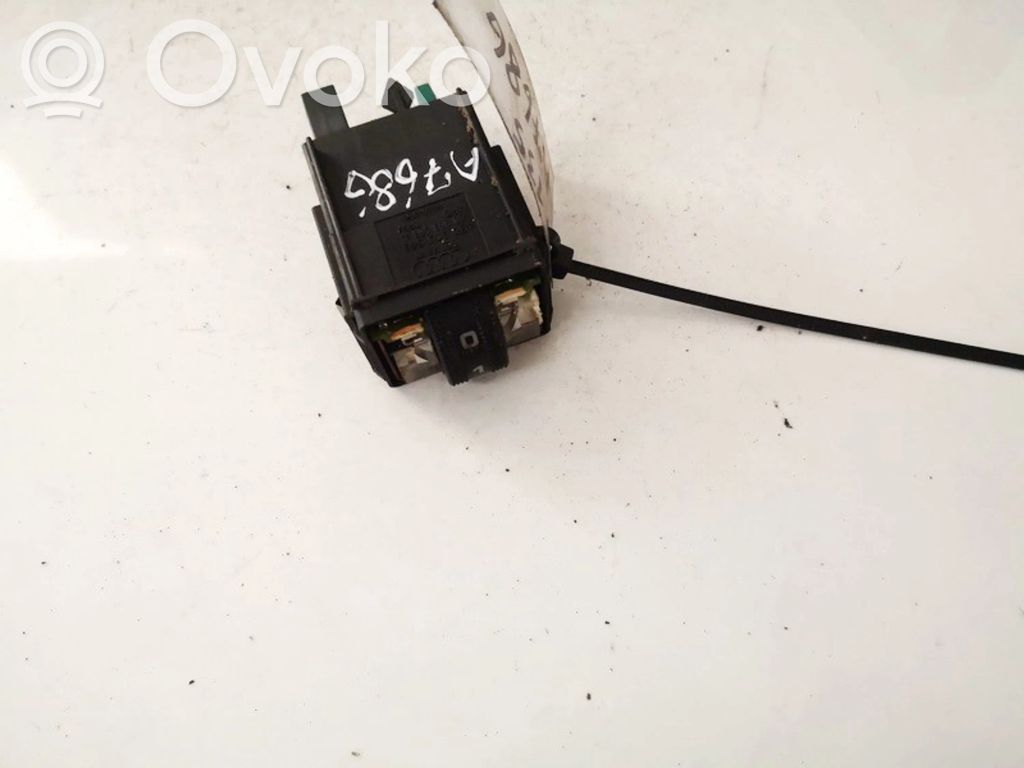 Audi A6 S6 C5 4B Przełączniki podgrzewania foteli 