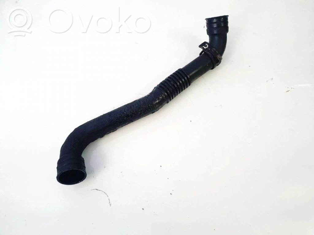 Volkswagen PASSAT B5.5 Conductă/furtun aerisire 
