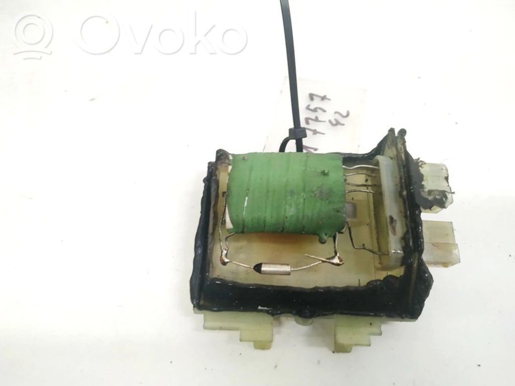 Volkswagen PASSAT B4 Motor aerotermă/rezistor ventilator 