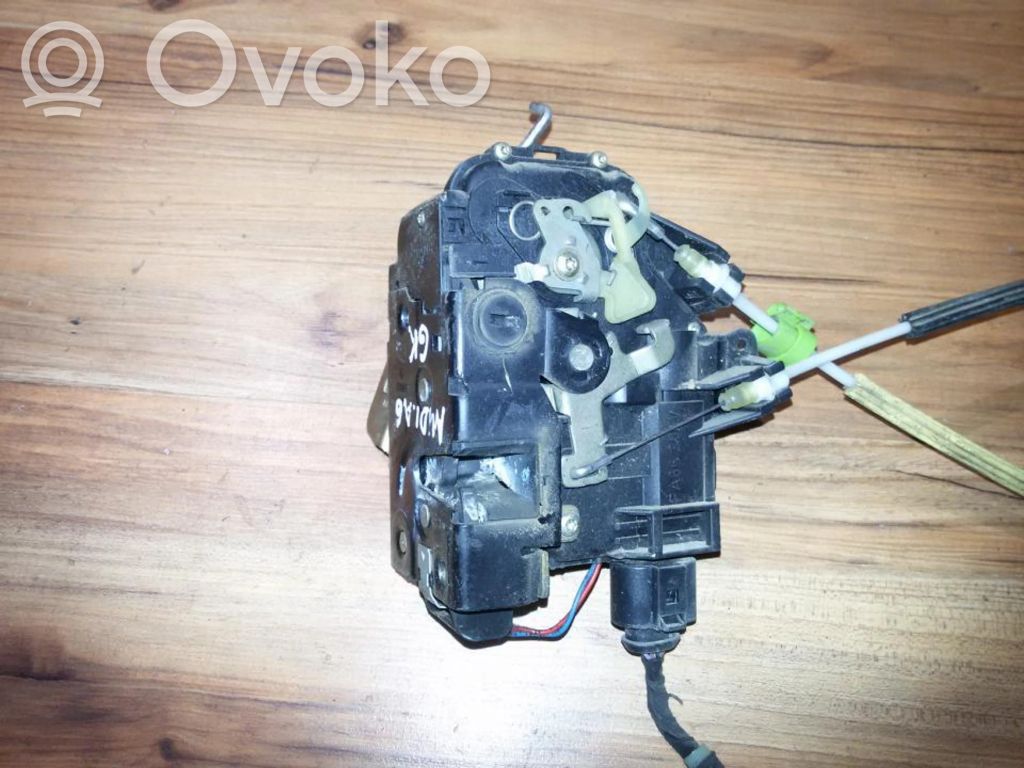 Audi A6 S6 C5 4B Încuietoare ușă spate 